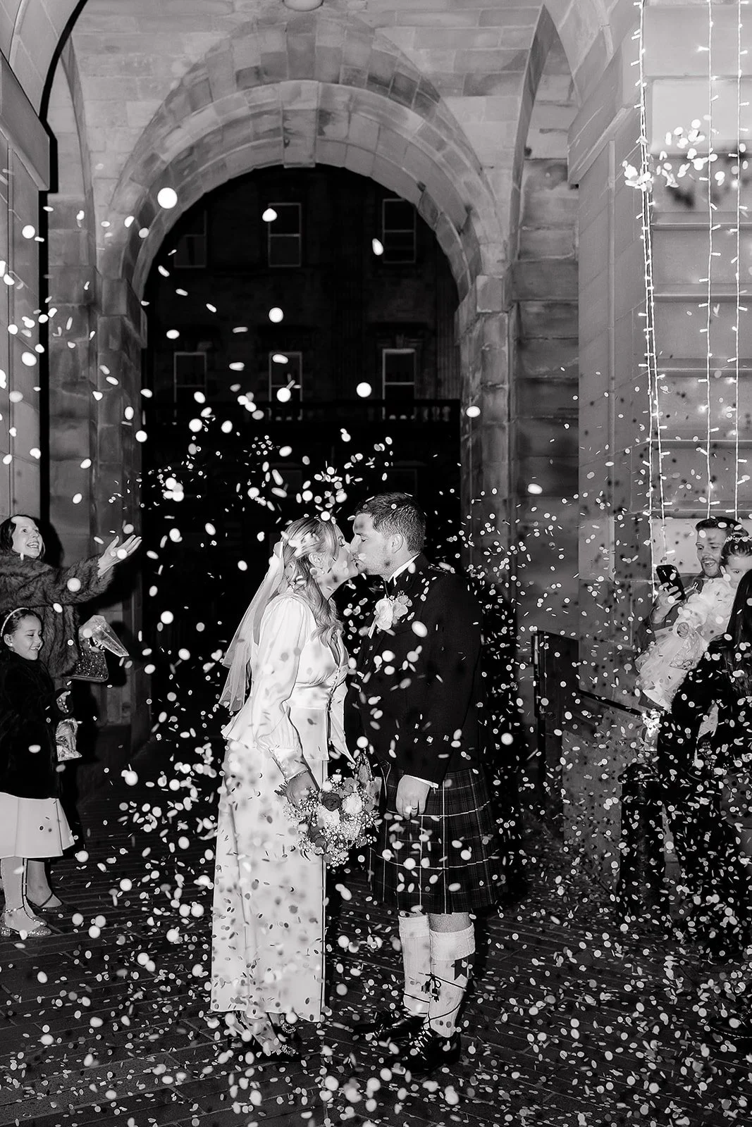 Edinburgh City Chambers wedding by Lou Rob Photo27.jpg