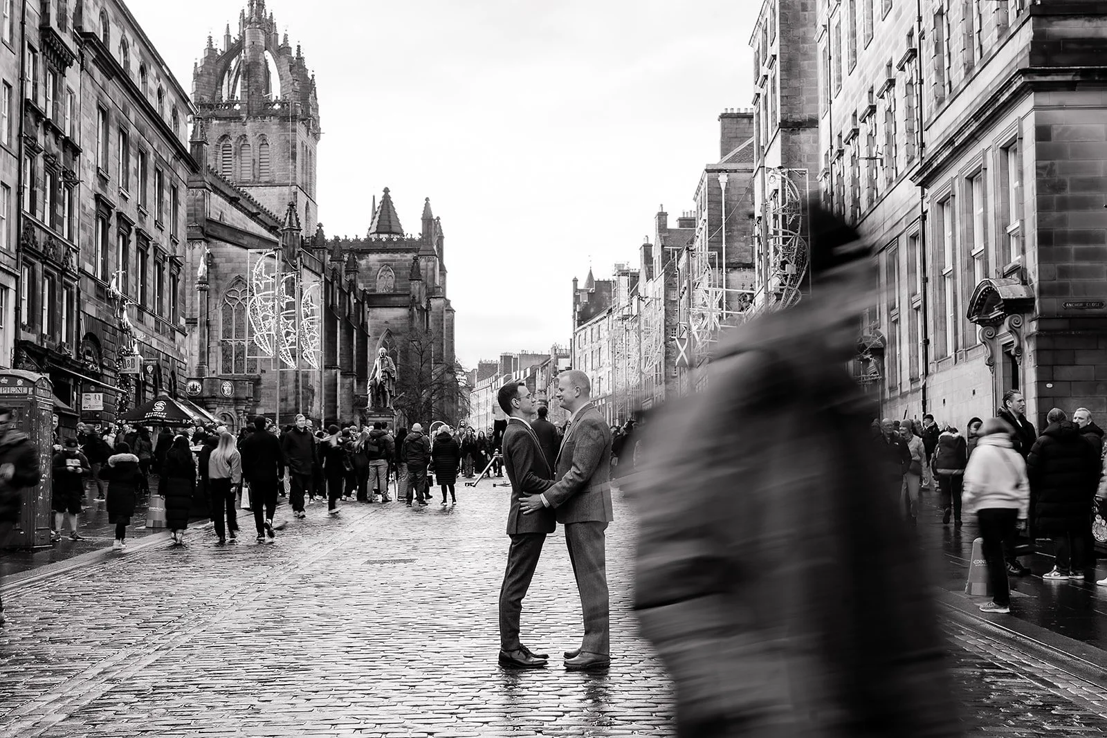 Edinburgh City Chambers wedding by Lou Rob Photo36.jpg