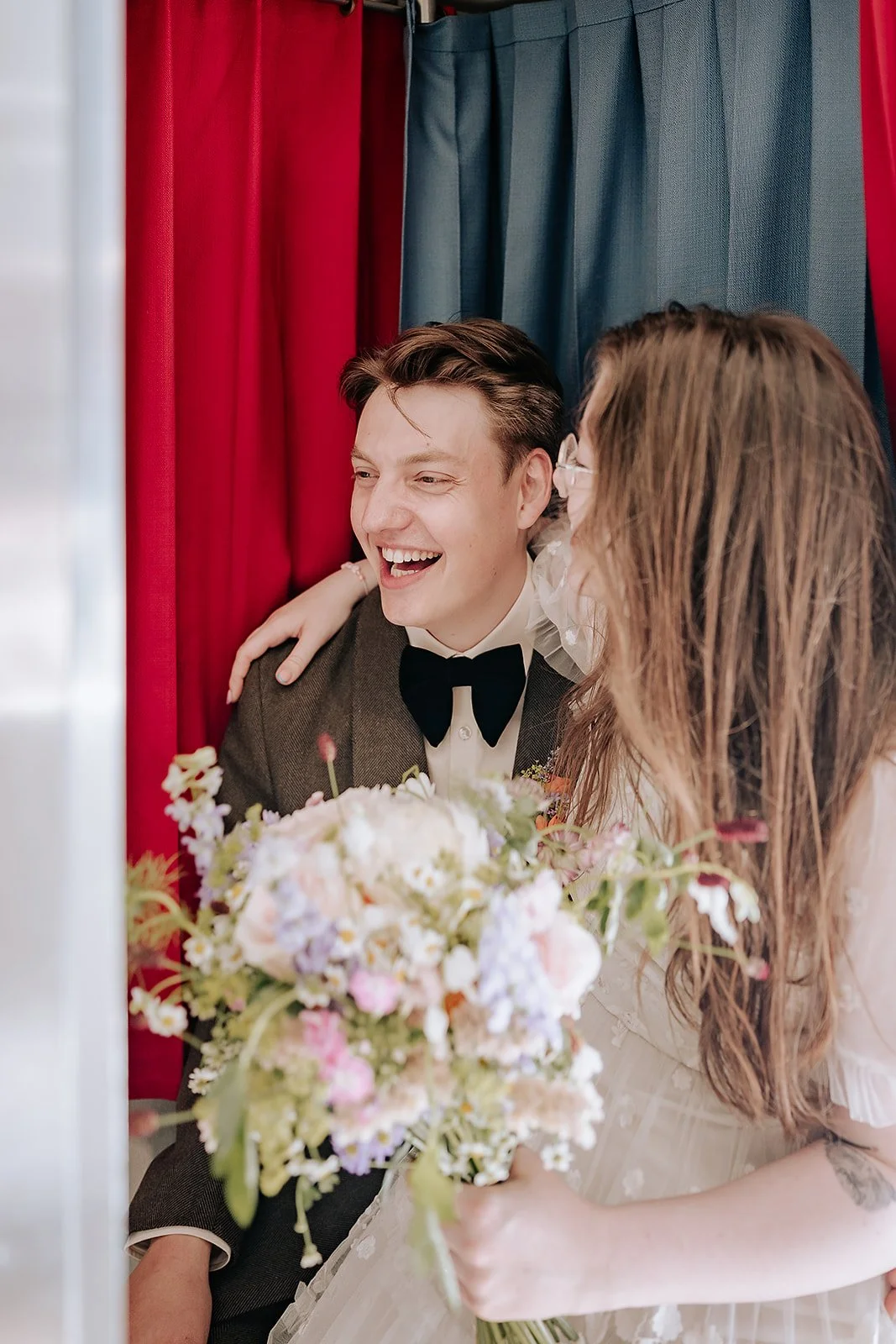 Edinburgh City Chambers wedding by Lou Rob Photo80.jpg