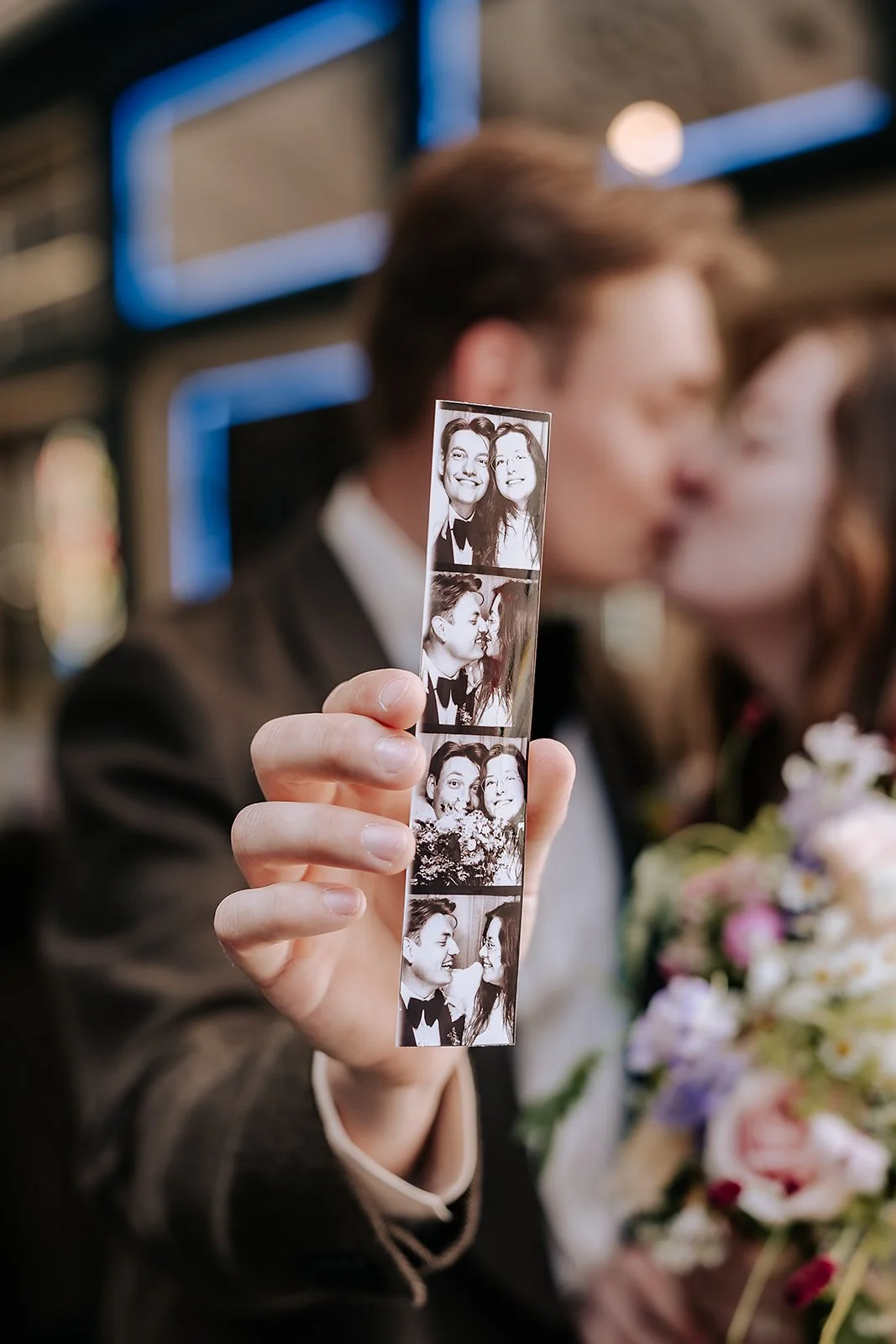 Edinburgh City Chambers wedding by Lou Rob Photo81.jpg