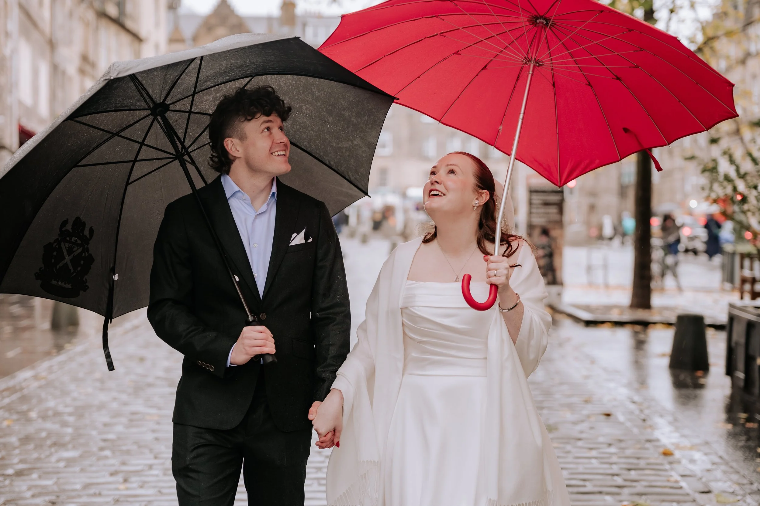 Edinburgh City Chambers wedding by Lou Rob Photo