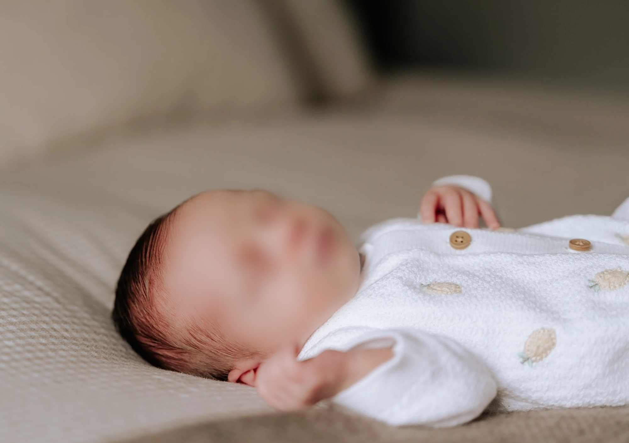 Newborn session at home
