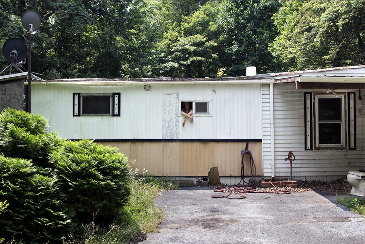 Amanda Le Kline, "Self Portrait in the Trailer", 2018