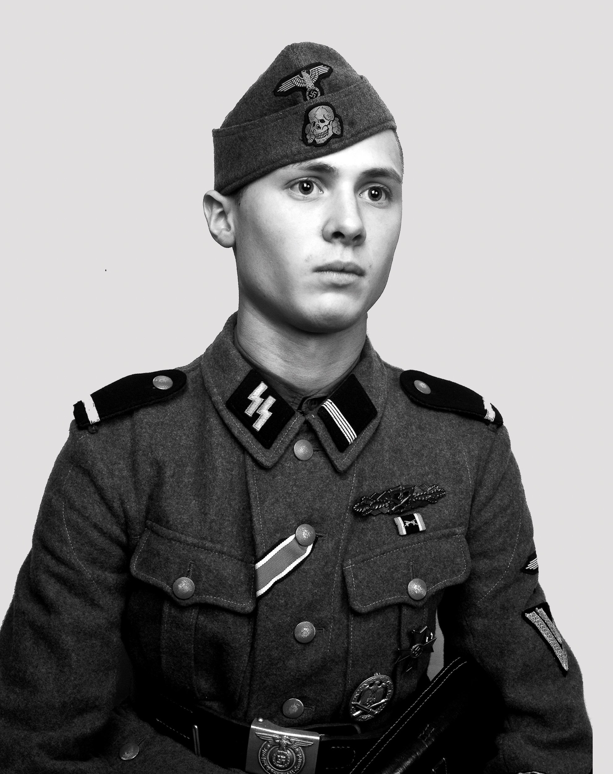 Полк мертвая голова. Солдаты Waffen SS. Форма солдата Waffen SS. Харальд Нугисекс, унтершарфюрер СС. Офицеры Waffen SS.