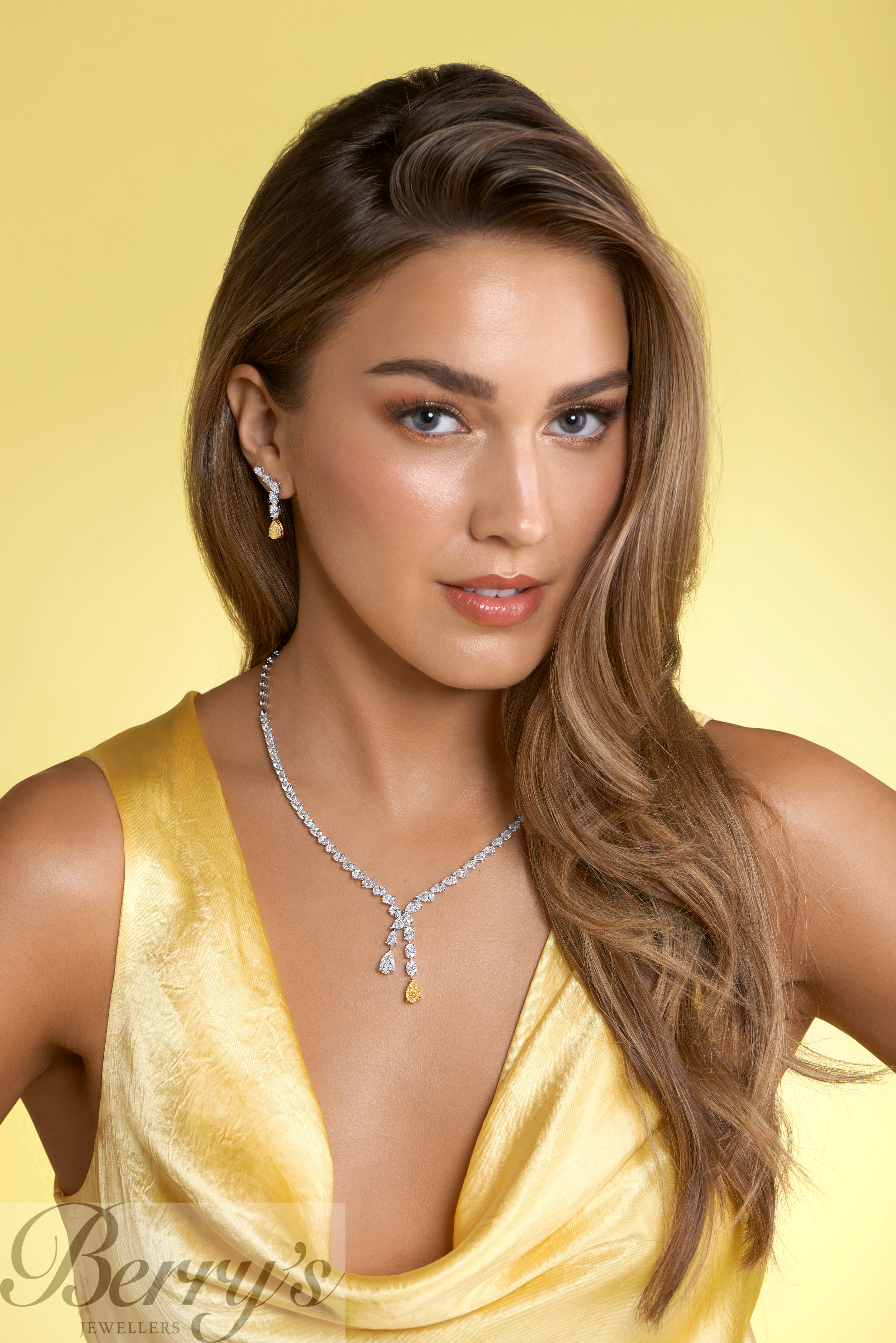 Berrys Jewellery hair & Makeup.png