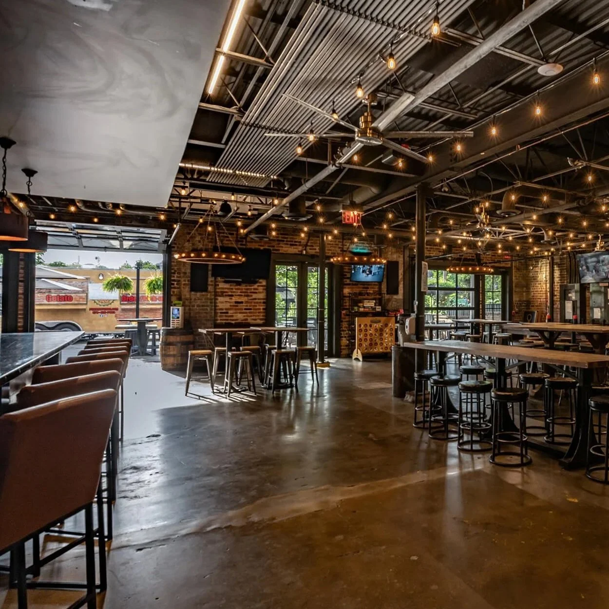 Glover+Park_Taproom+03.jpg