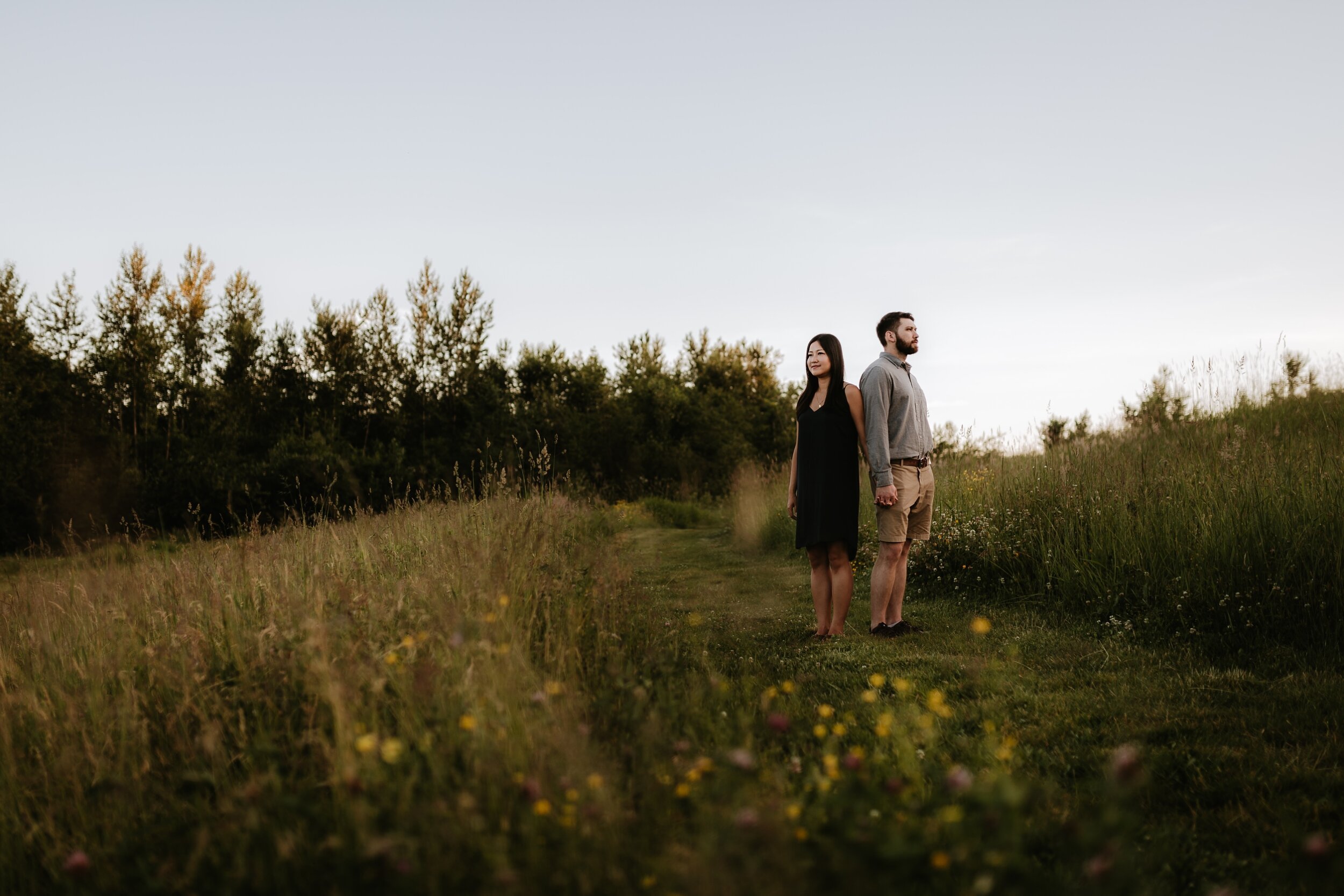 aldergrover-regional-park-engagement-session_0012.jpg