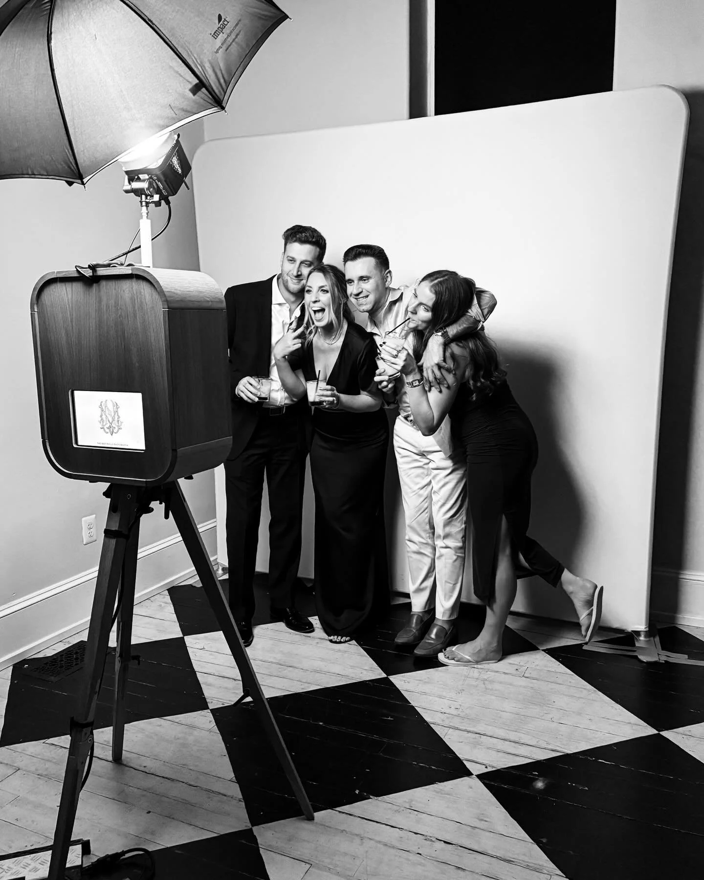 We recently received feedback from a bride and she said our photos are being used as Christmas cards by several of her guests. I can&rsquo;t think of a better compliment. 
.
.
First photo w/ @belmomentoweddings
.
Second photo w/ @unionleagueevents