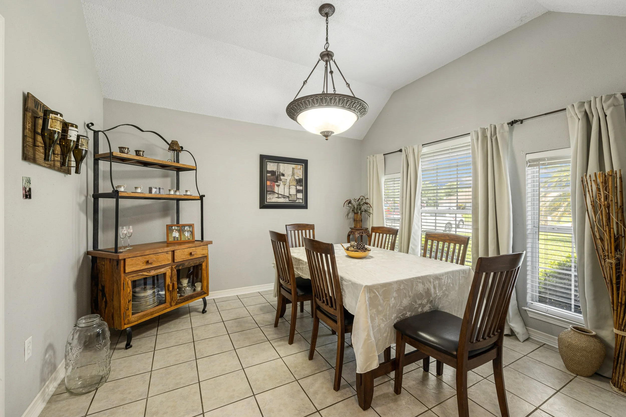 150 Moonraker Drive - 4.jpg