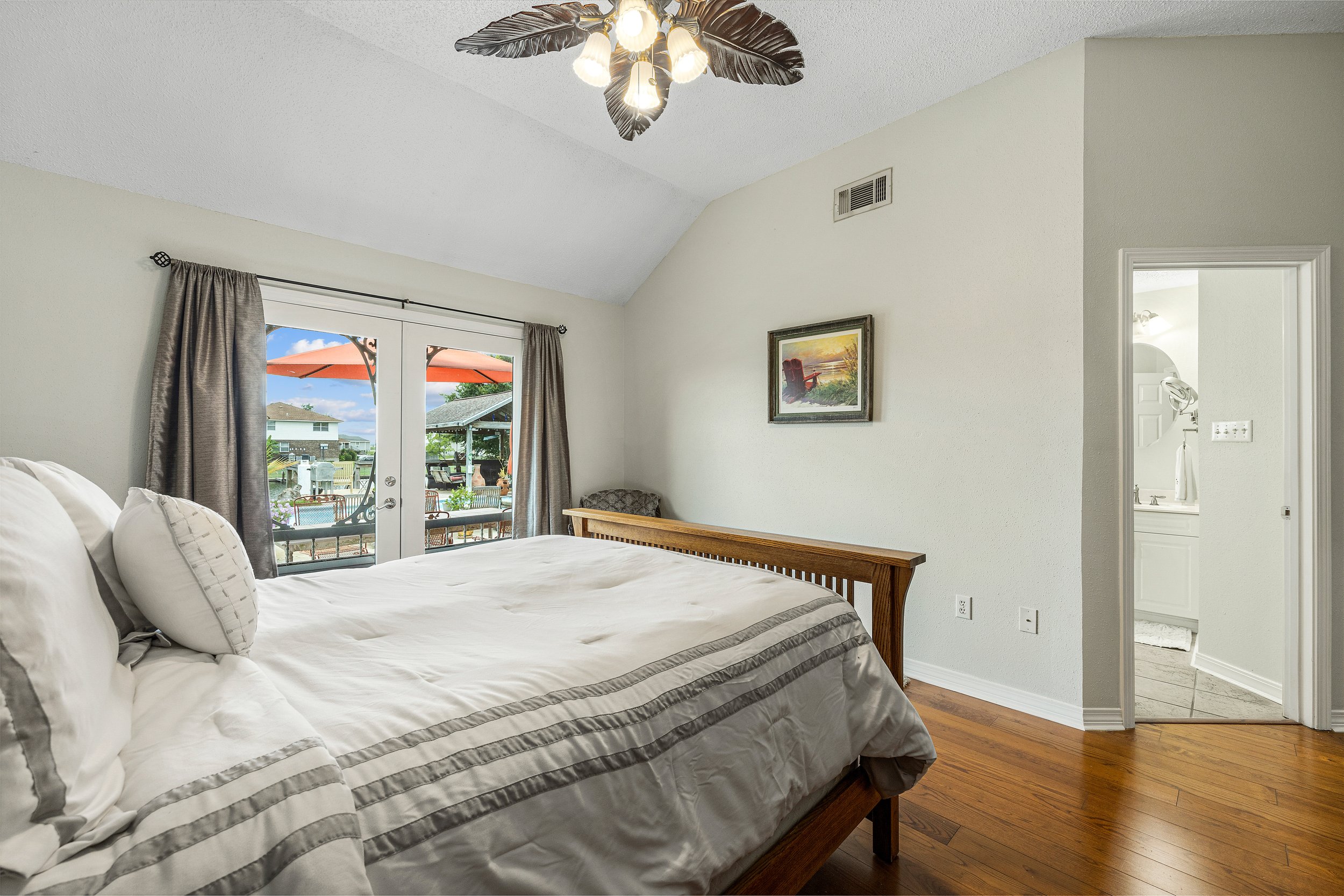 150 Moonraker Drive - 9.jpg