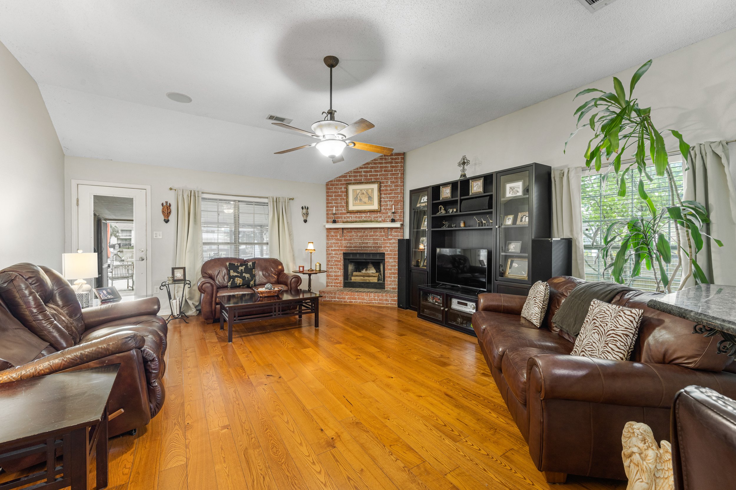 150 Moonraker Drive - 16.jpg