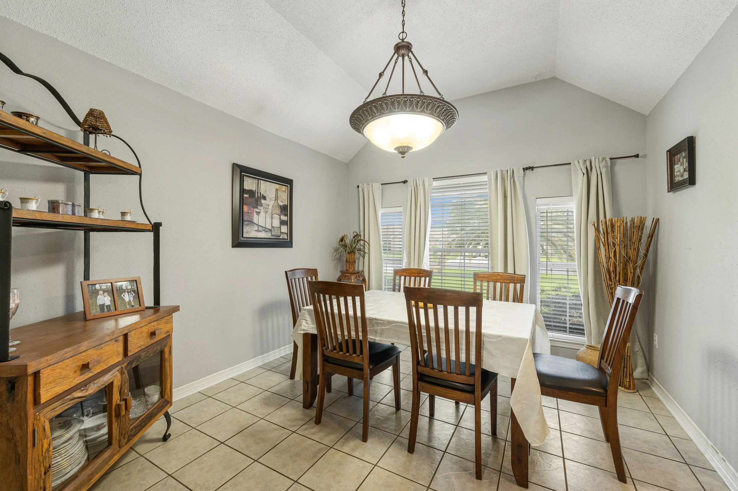 150 Moonraker Drive - 5.jpg