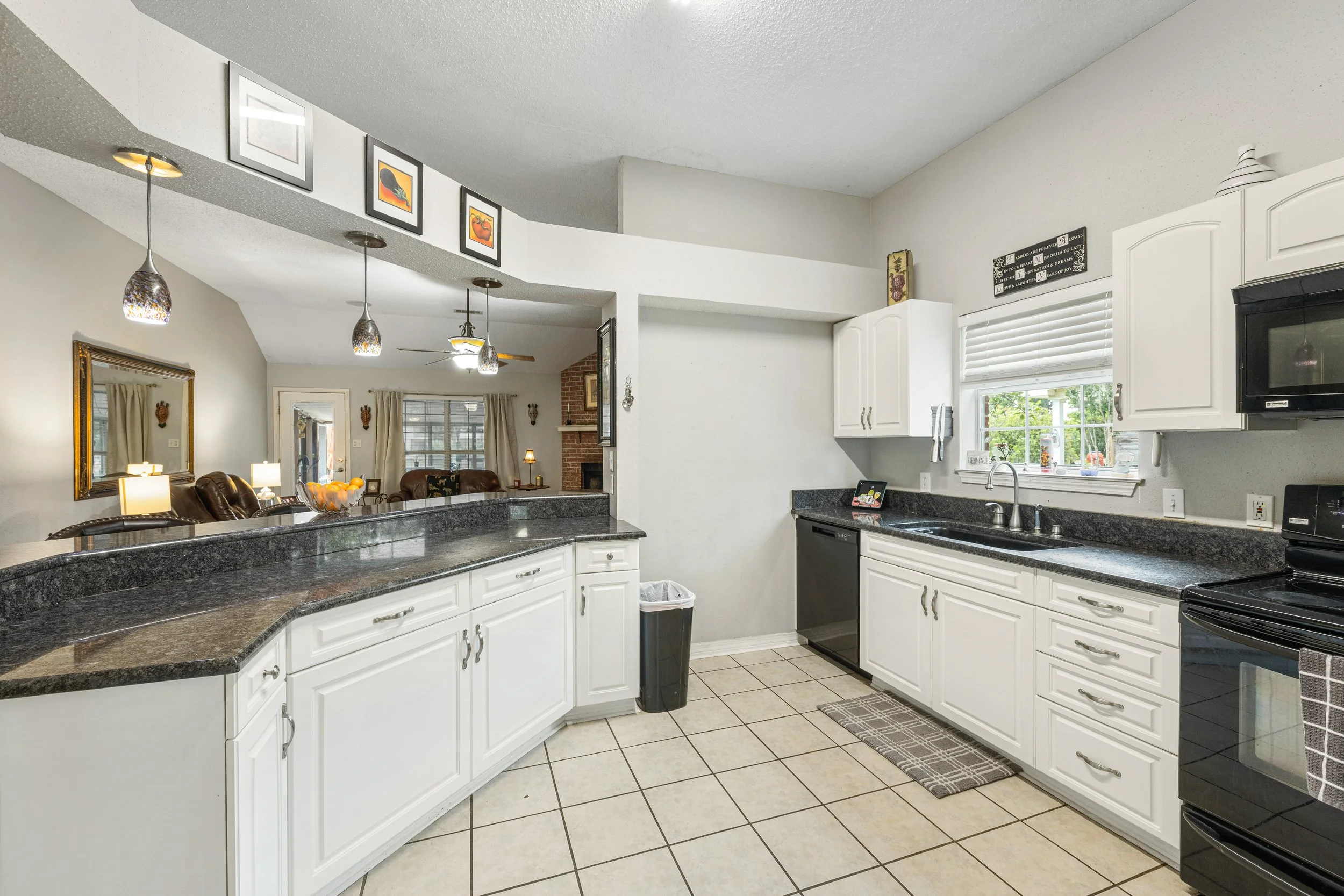 150 Moonraker Drive - 6.jpg