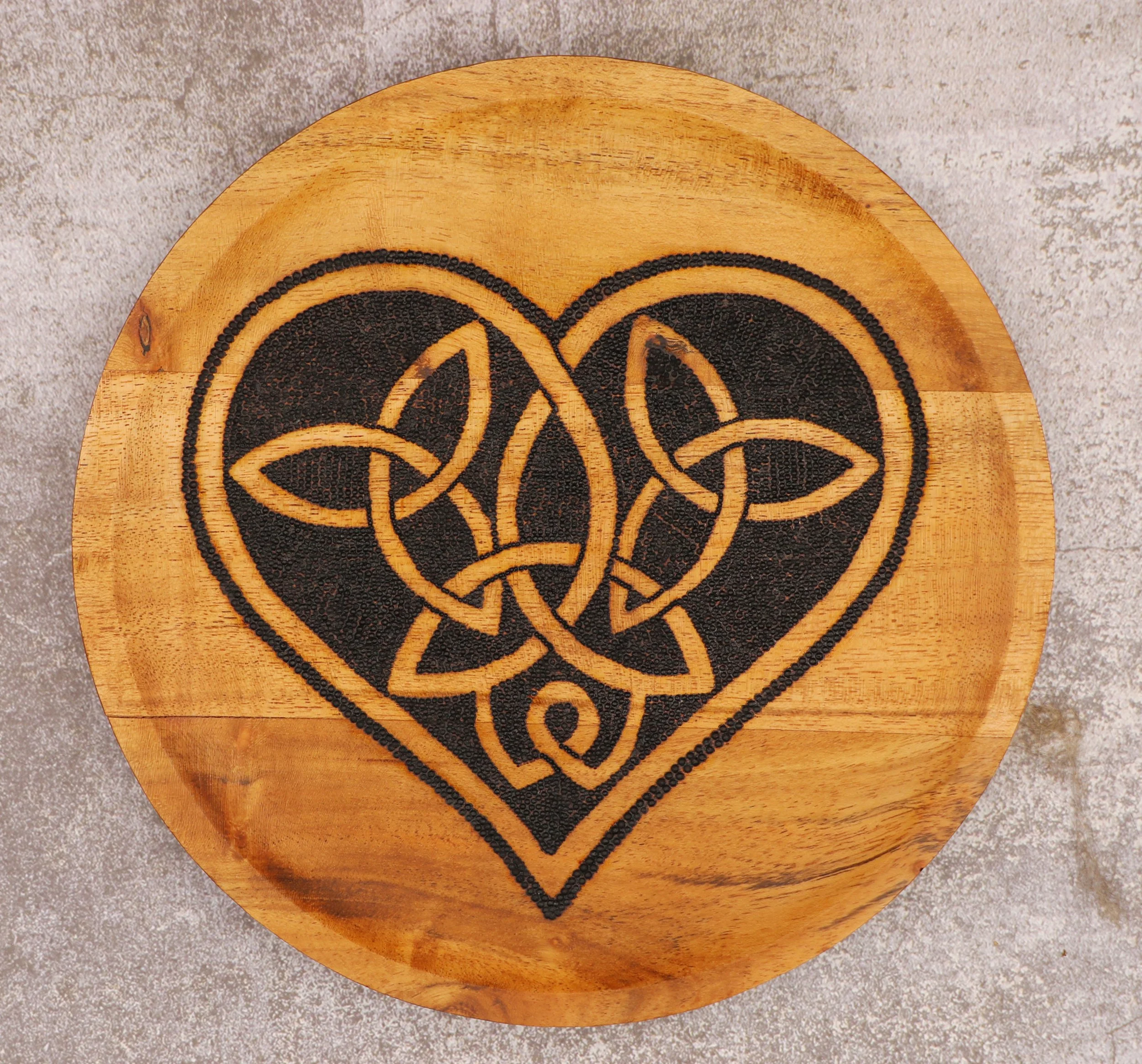 Celtic Love 8" Round $77