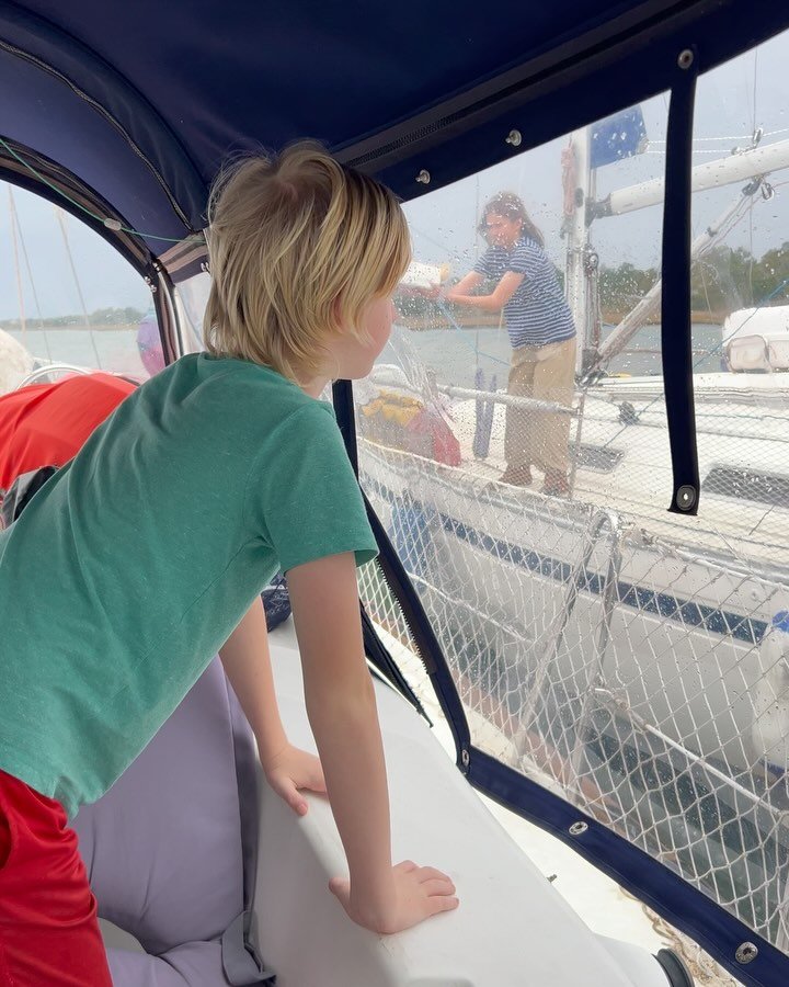 Our friends @km_sailing came alongside while we were all waiting for a bridge to open with chocolate cake! It was perfect with a warm drink while we went down the ICW on a cold, rainy day!