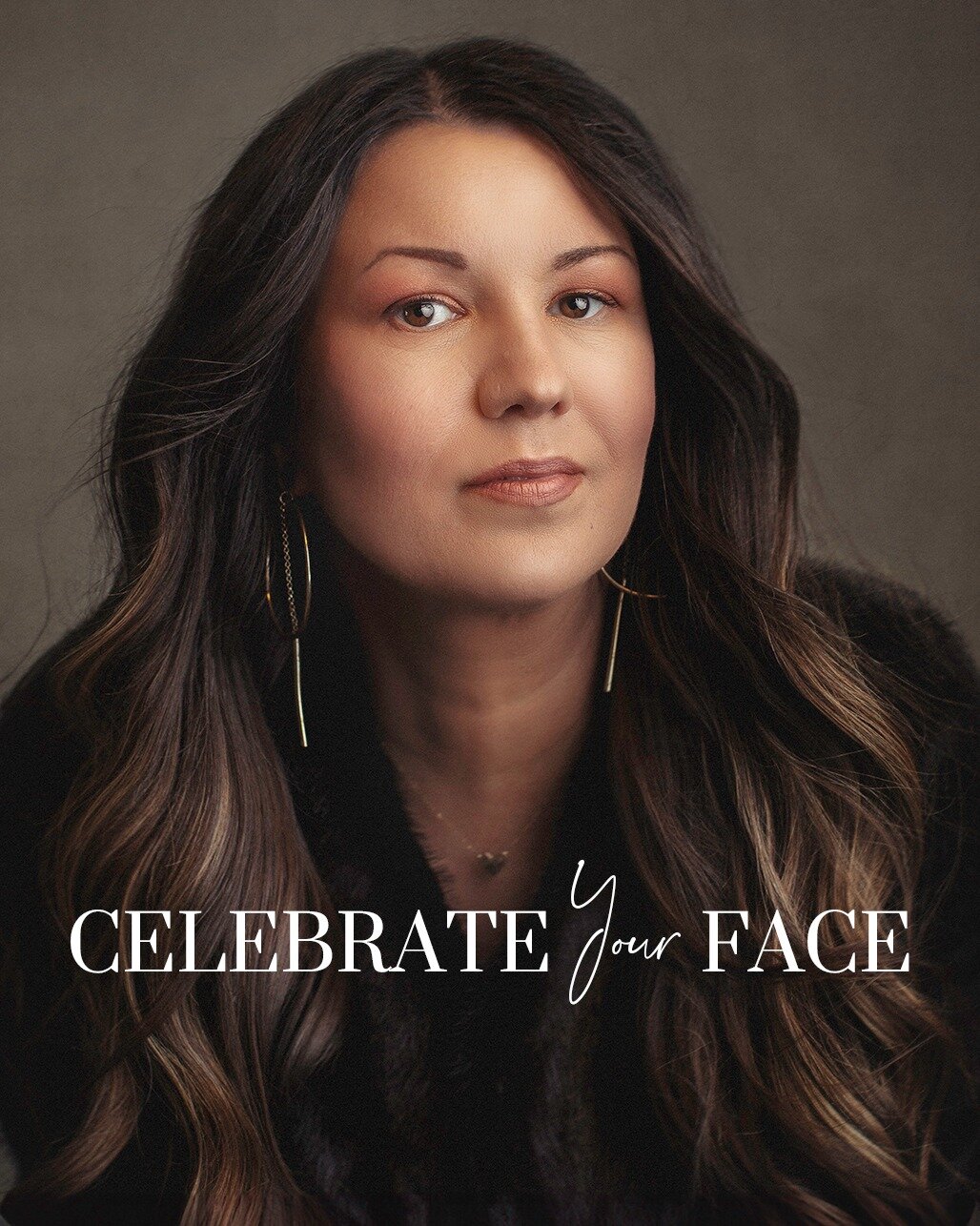 CELEBRATE YOUR FACE

Tomorrow I turn 48, and I've chosen to celebrate with a mini self-portrait session featuring three distinct looks centered around my face: my glam-look where I take the time to curl my hair and apply bold makeup; my everyday-look