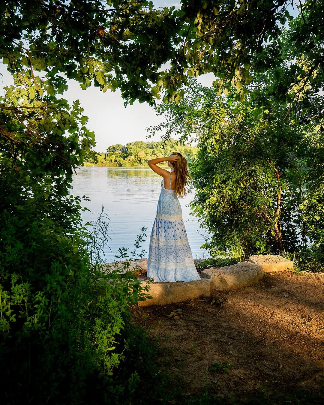 A dreamy, angelic evening with beautiful Talia ✨ 
Chasing the light and laughing along the way = pure magic ✨ 

#WaukeshaSeniorPhotographer #WaukeshaSeniors #MilwaukeeSeniorPhotographer #MilwaukeeSeniorPhotos #WisconsinSeniorPhotographer