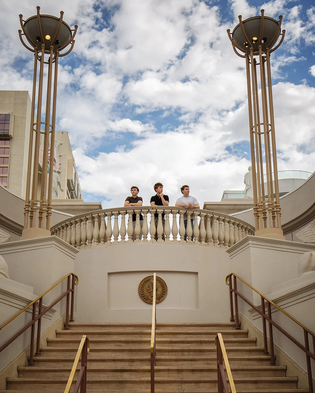 Mini session on the Las Vegas Strip ✨

The boys chose Caesars Palace, and its Roman-inspired grandeur for a little Vegas glamour!

#HighSchoolSeniorPhotography #SeniorGroupSession #CaesarsPalace #LasVegasStrip #LasVegasPhotography