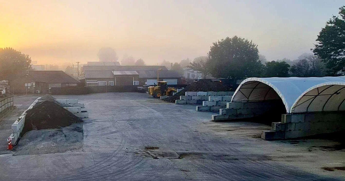 MORNING 🙋🏽&zwj;♂️
Brrrrrrrrrrrrrrr the chilly mornings are here in the Waikato.
Hope the sun comes out soon 🥶

Have a great day today from our team.

#getyourgloveson #jumperonson #foginthetron #chilly #gap #fill #GNF #makingyourjobeasier #GNFaggr