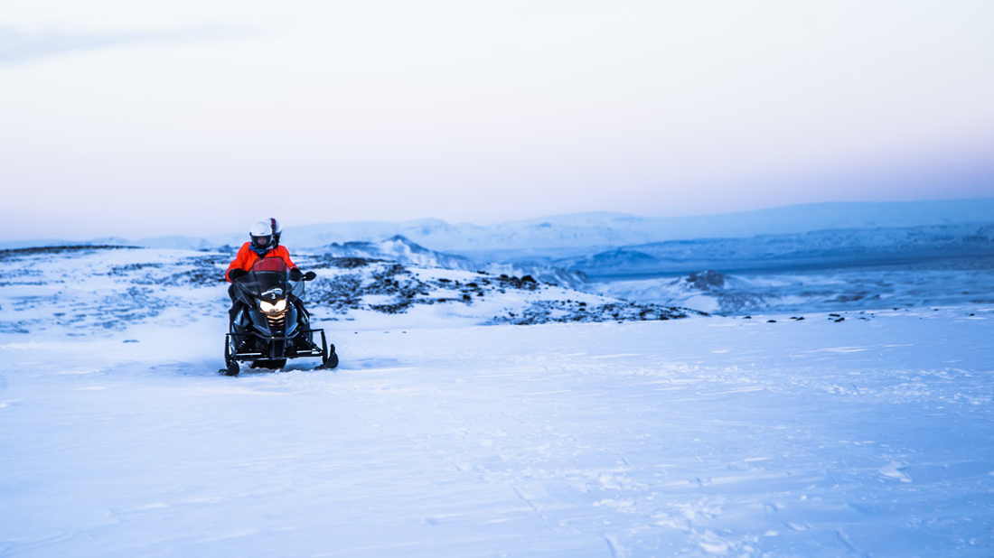 snowmobiling on eyjafjallajokull 7.png