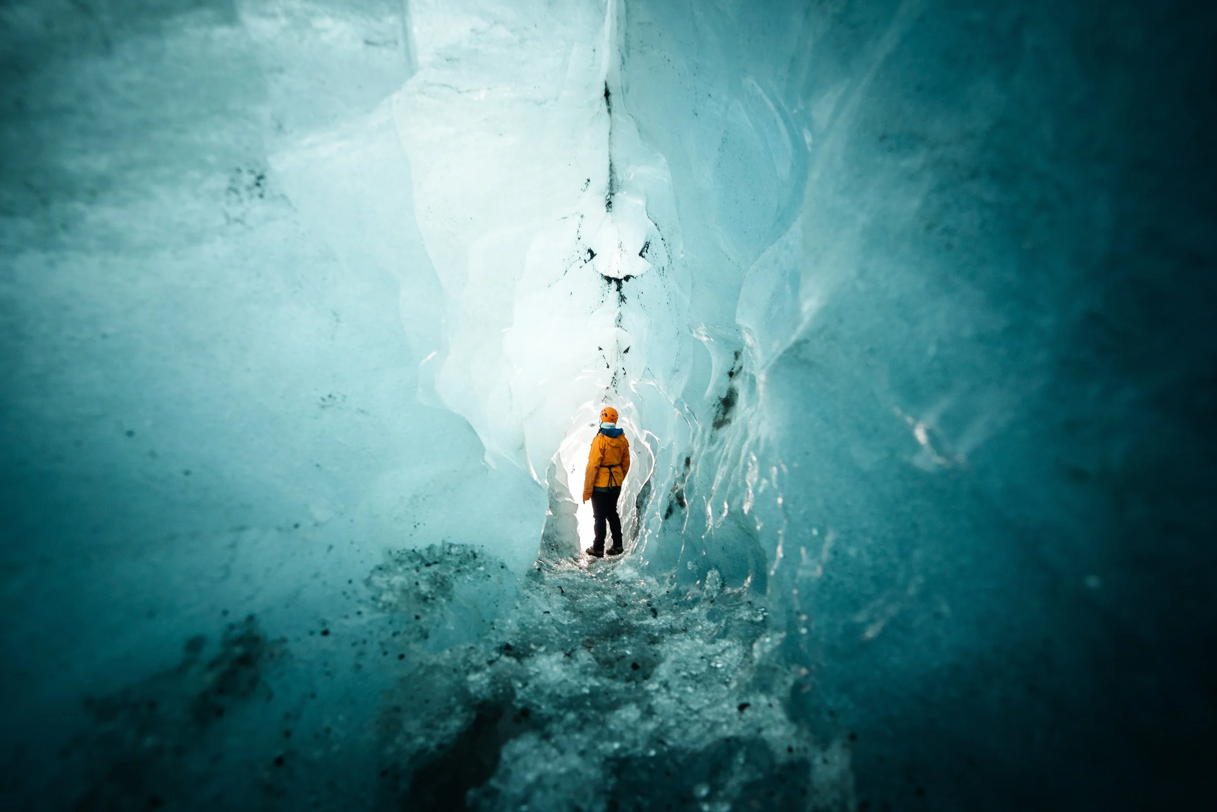 Iceland excursion requiring early arrival, safety briefing, and buffer time before departure