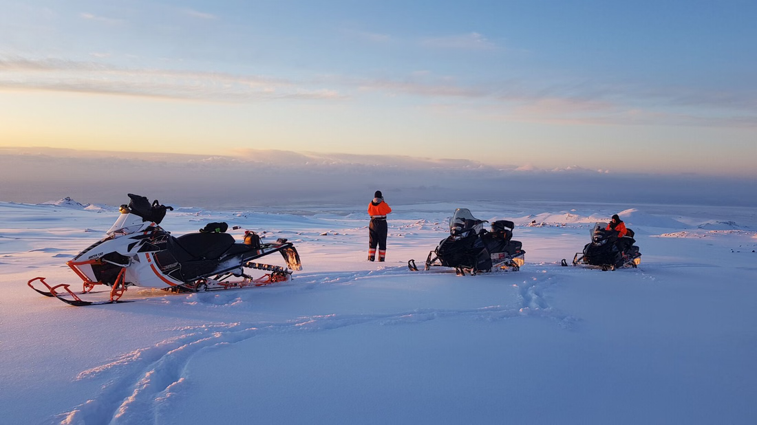 snowmobiling on eyjafjallajokull 9.png