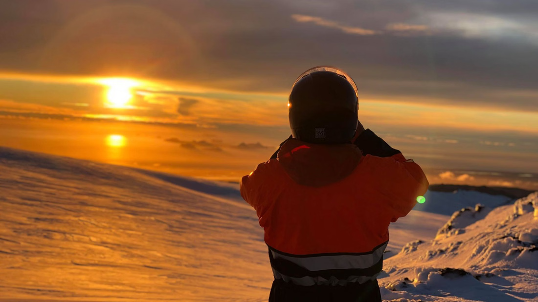 snowmobiling on eyjafjallajokull 1.png