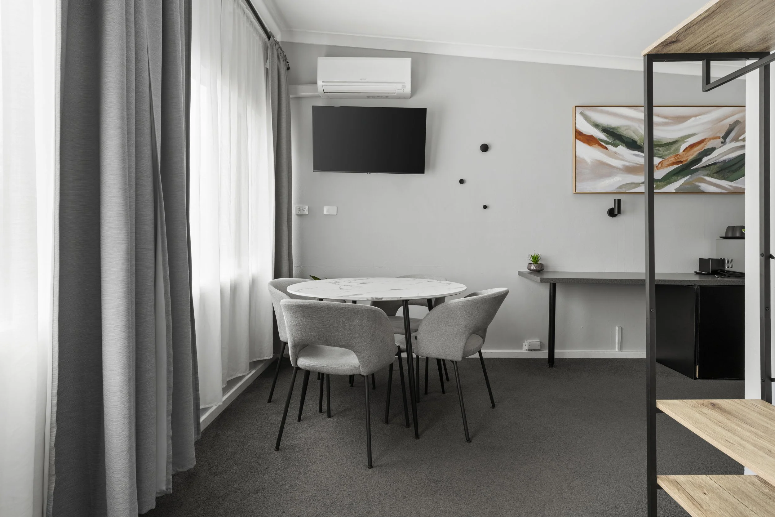 Garden View Queen plus Two.jpg