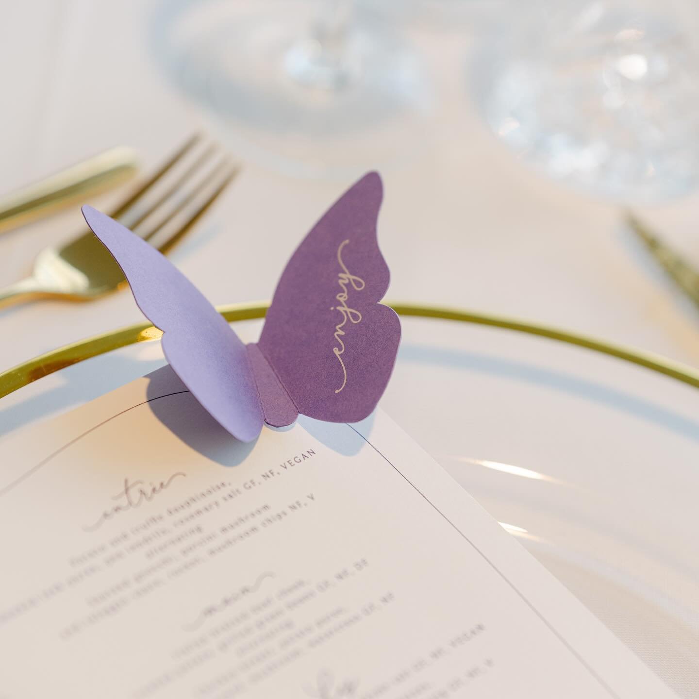 🏆 GALA AWARDS DINNER 🏆

Sprinkling a little magic on your feed with fluttering butterfly place cards 🦋 designed by the talented @adelphimou👌

Why butterflies? 
This total wellbeing global organisation is all about helping individuals transform th