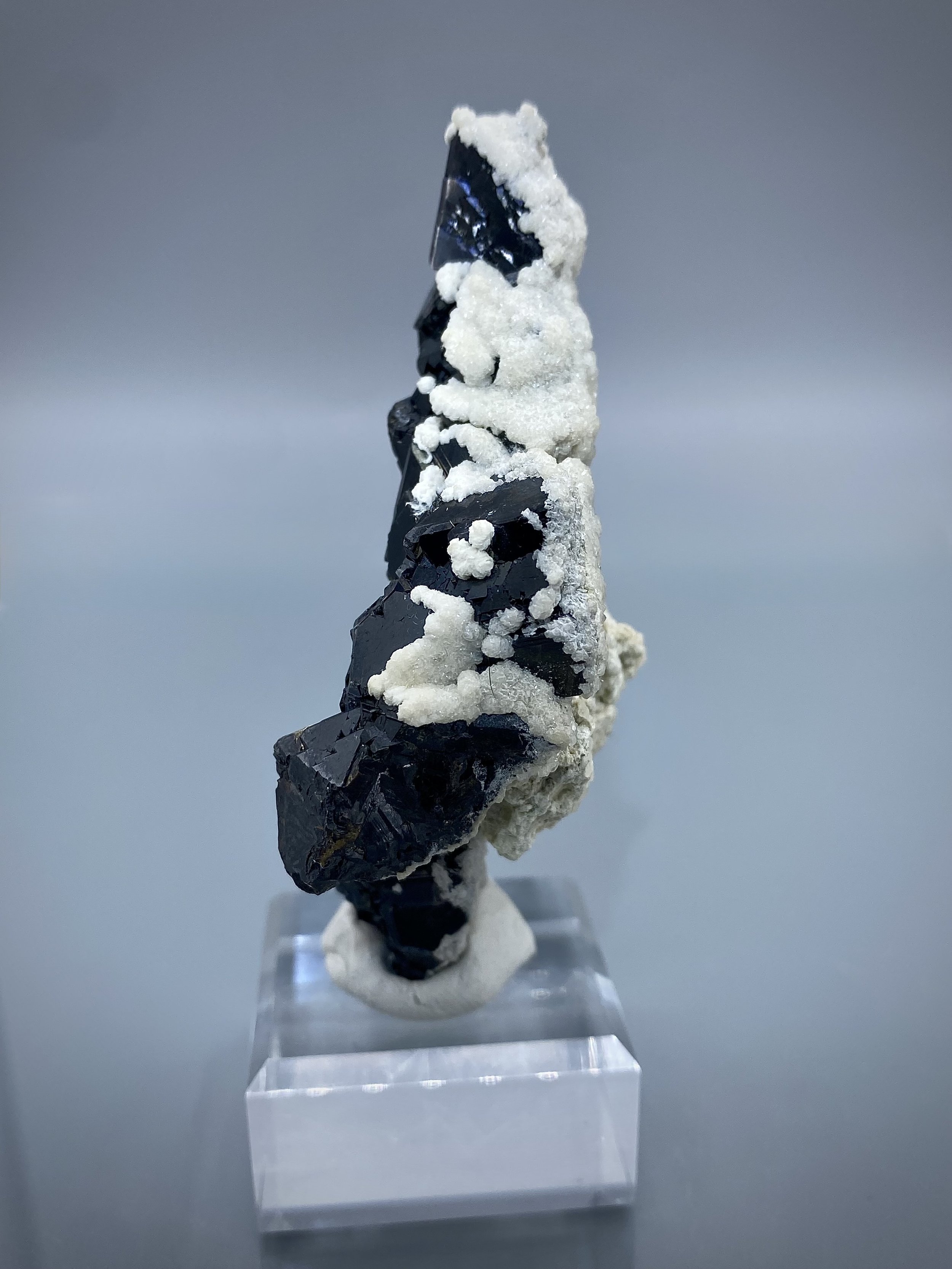 SPHALERITE WITH DOLOMITE, KRUSHEV DOL MINE, BULGARIA 3.jpeg