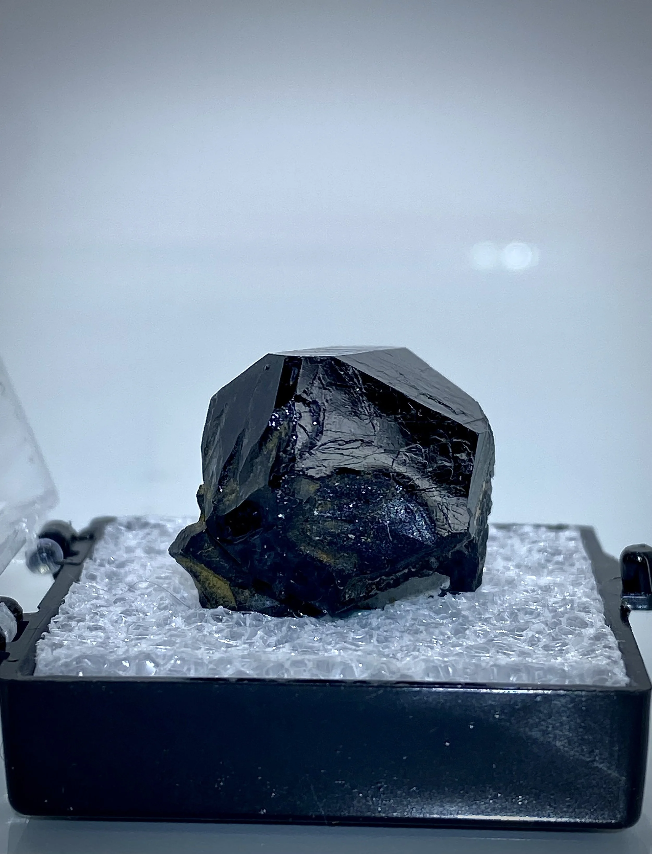 SCHORL TOURMALINE - TIMMS HILL, CONNECTICUT 4.jpeg