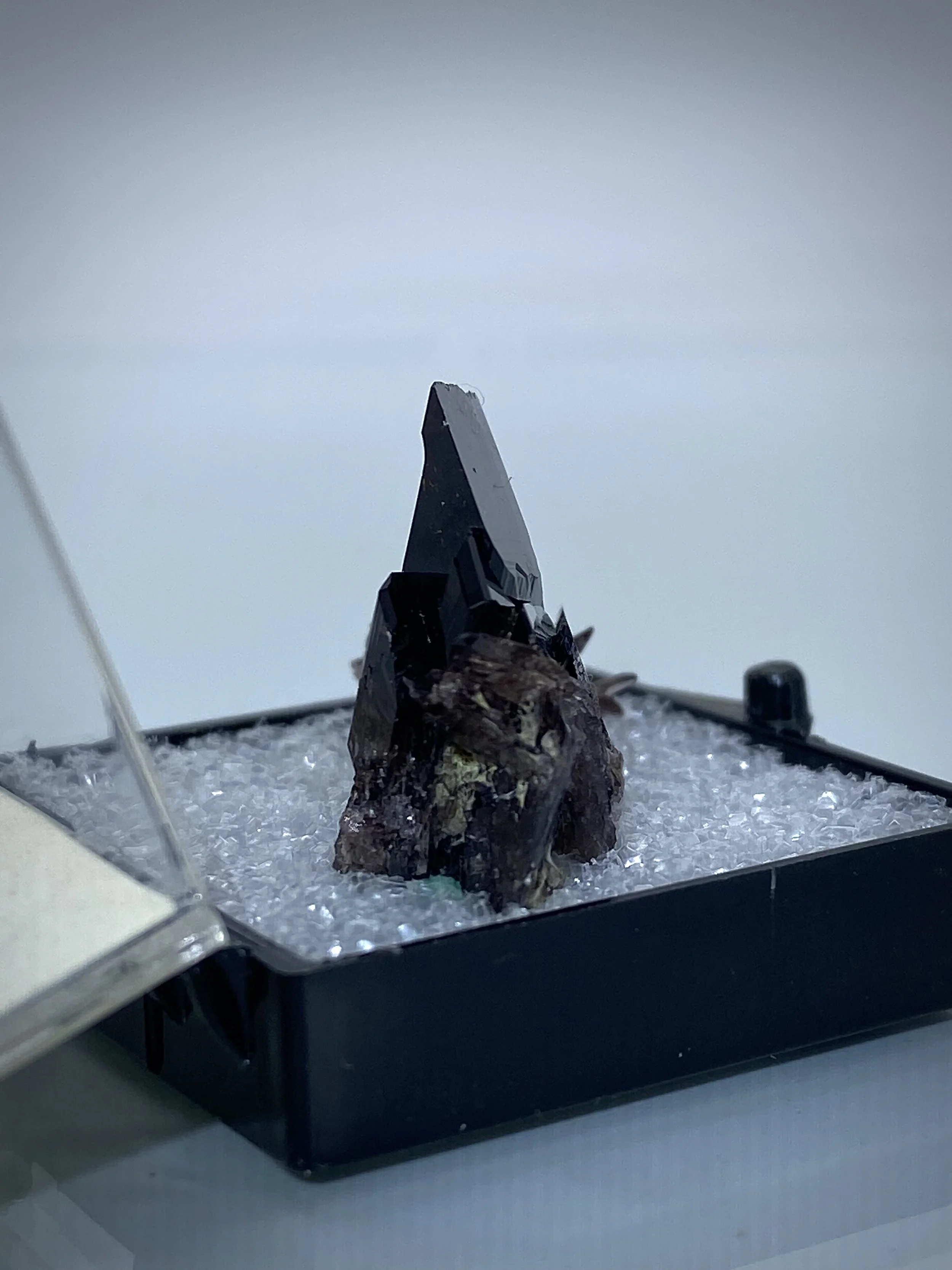 FERROAXINITE - NEW MELONES DAM, CALIFORNIA 6.jpeg