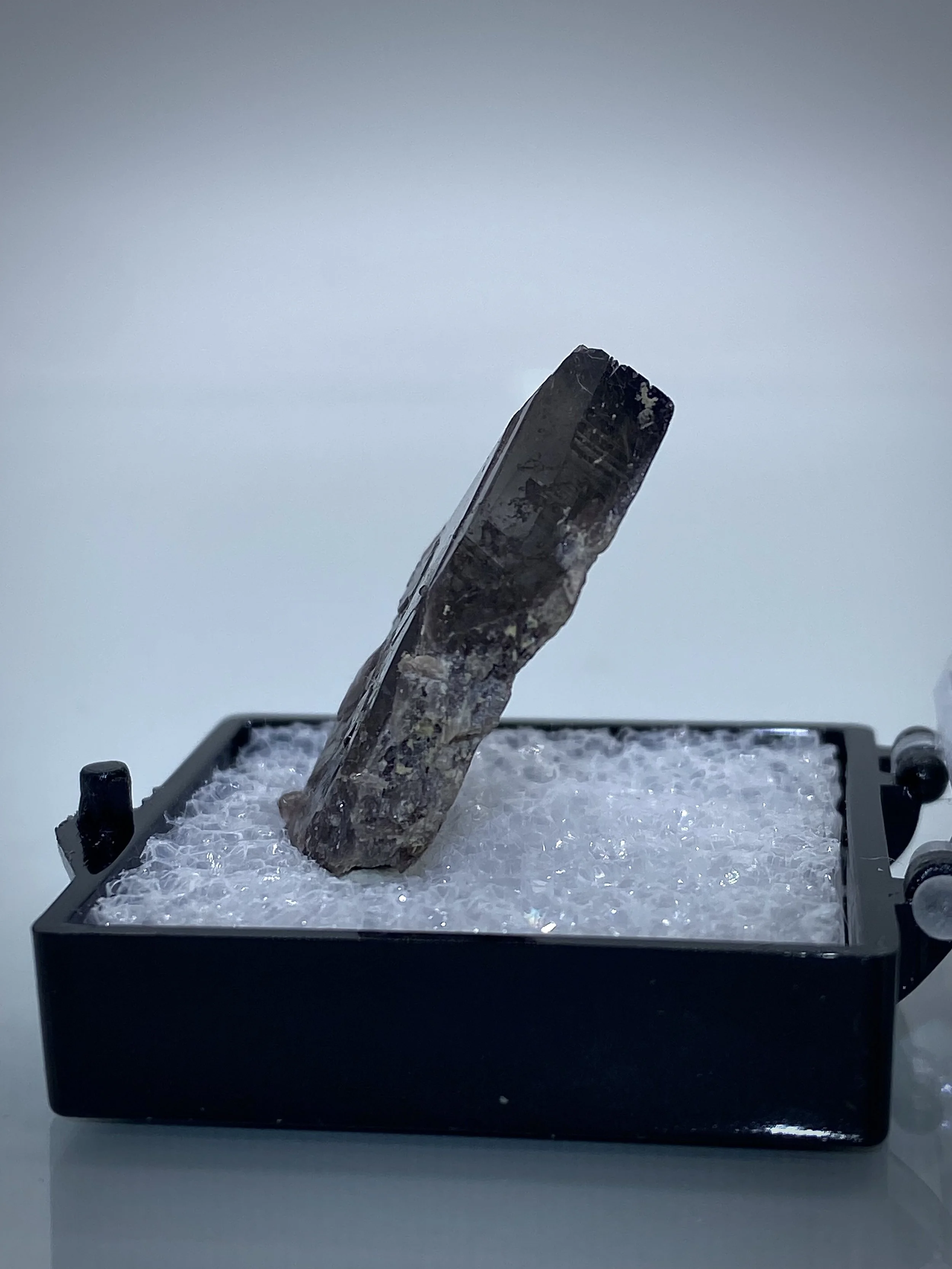 FERROAXINITE - NEW MELONES DAM, CALIFORNIA 6.jpeg