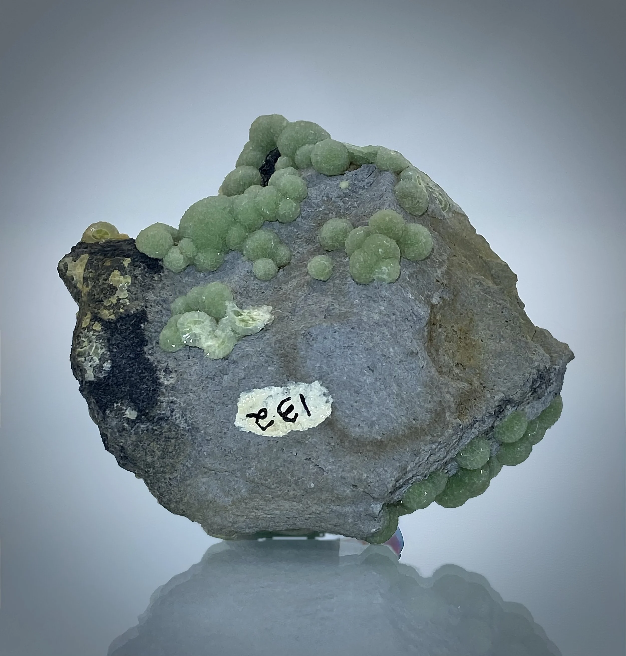 Wavellite-Mauldin Mountain Quarries, Mauldin Mt., Montgomery Co., Arkansas, USA 9.jpeg