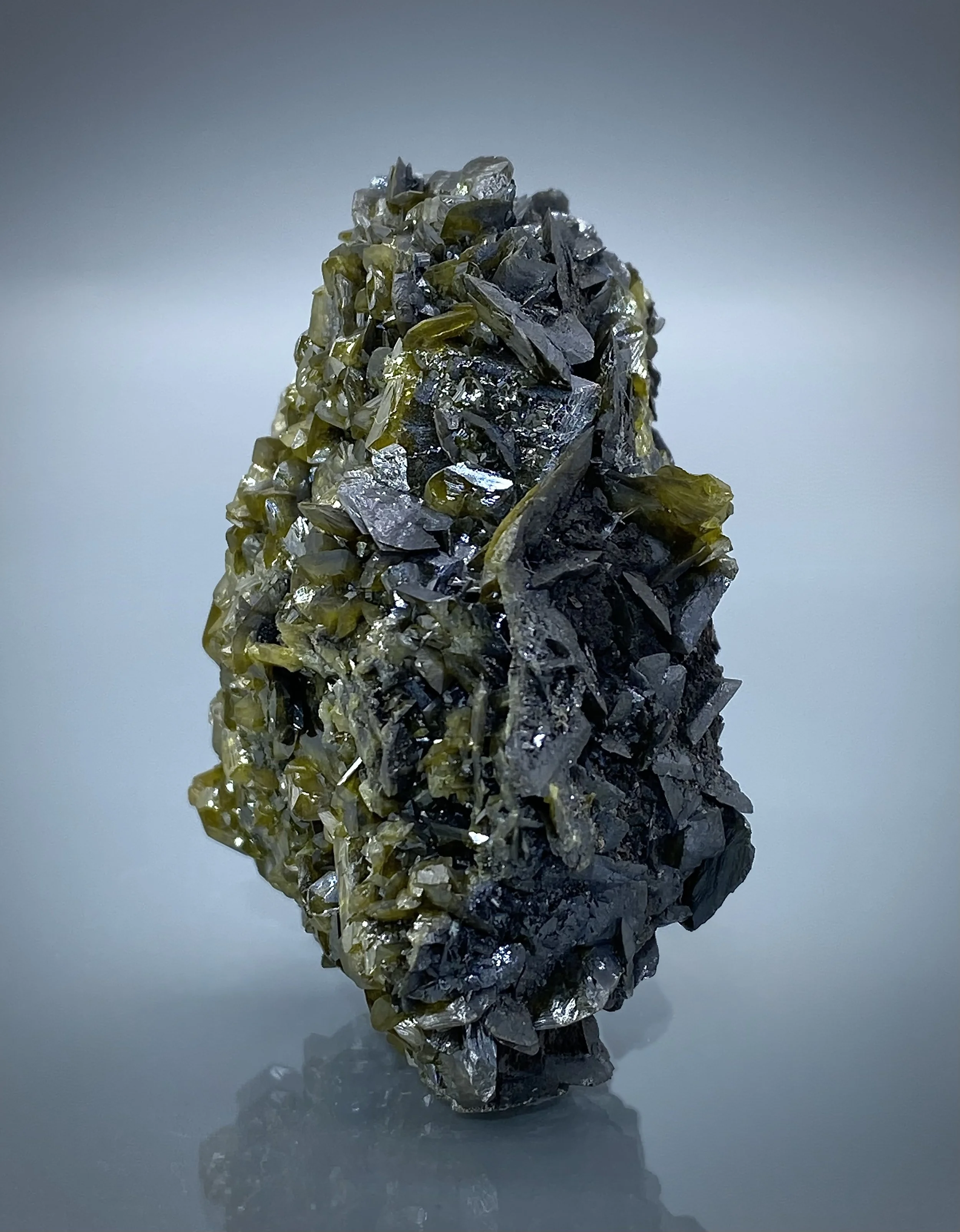 Wulfenite -San Francisco Mine, Sierra Prieta,  Municipio de Cucurpe, Sonora, Mexico3.jpeg