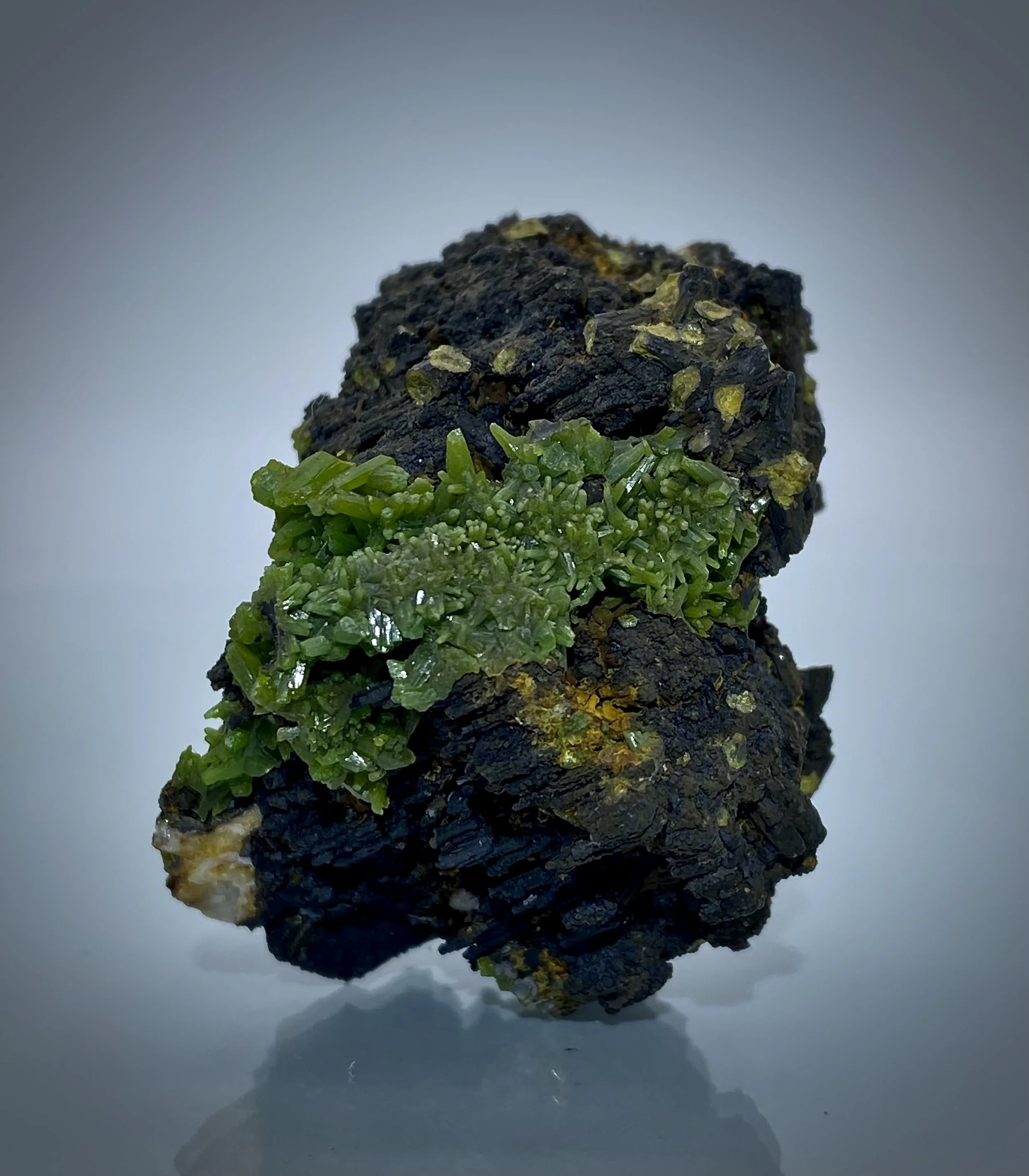 Pyromorphite - Les Farges Mine, Ussel, Corrèze, France 6.jpeg