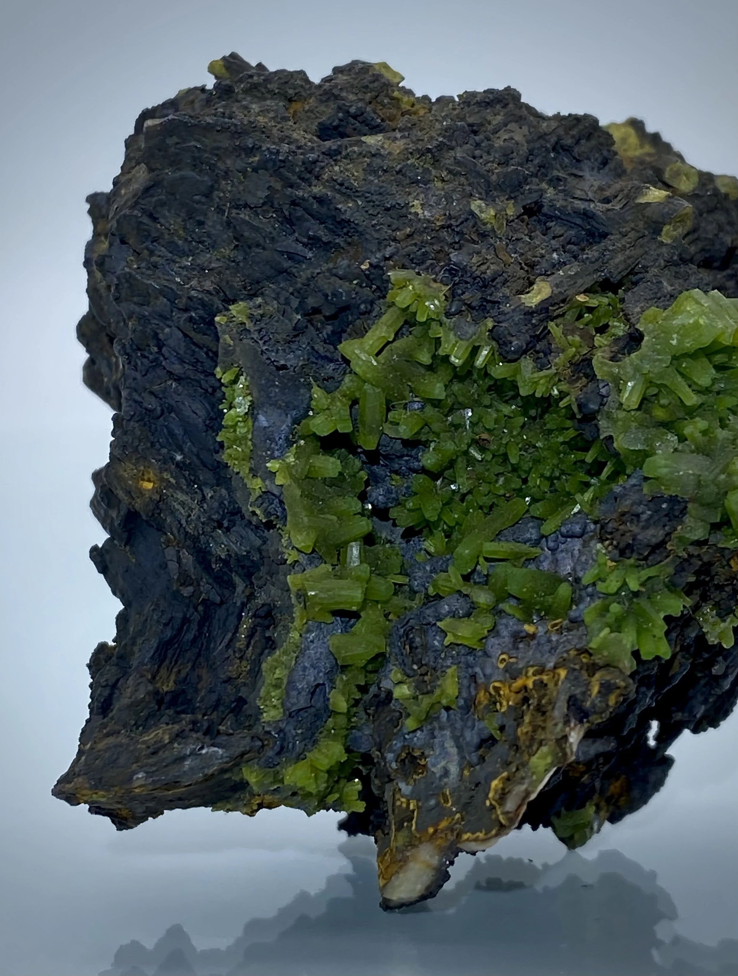 Pyromorphite - Les Farges Mine, Ussel, Corrèze, France 8.jpeg