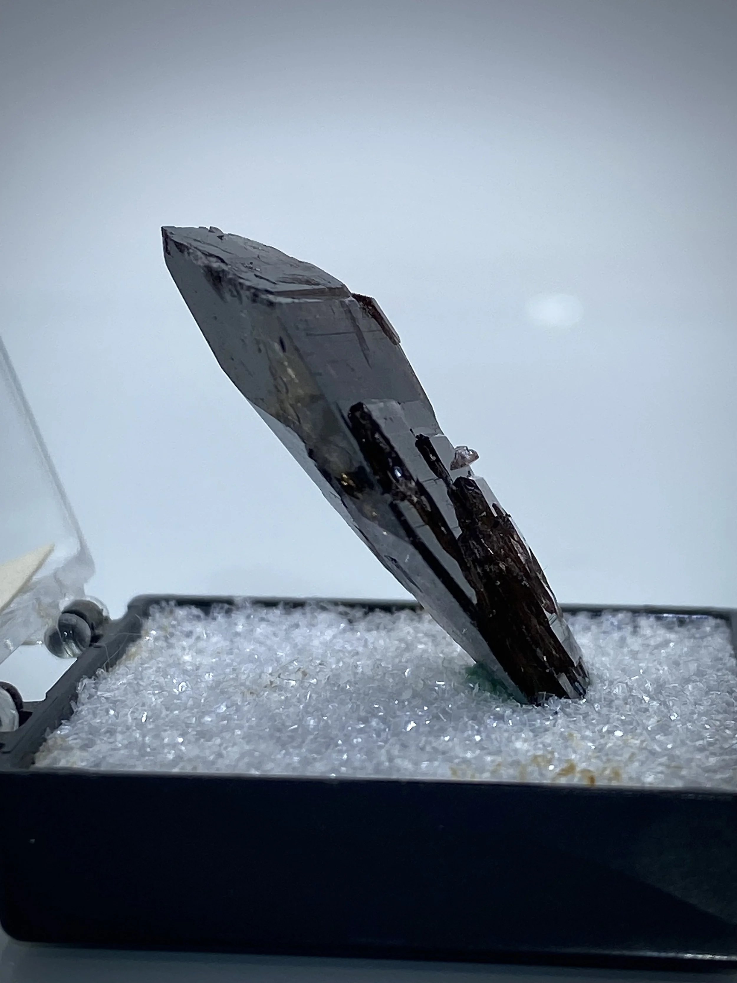 FERROAXINITE - NEW MELONES DAM, CALIFORNIA 4.jpeg
