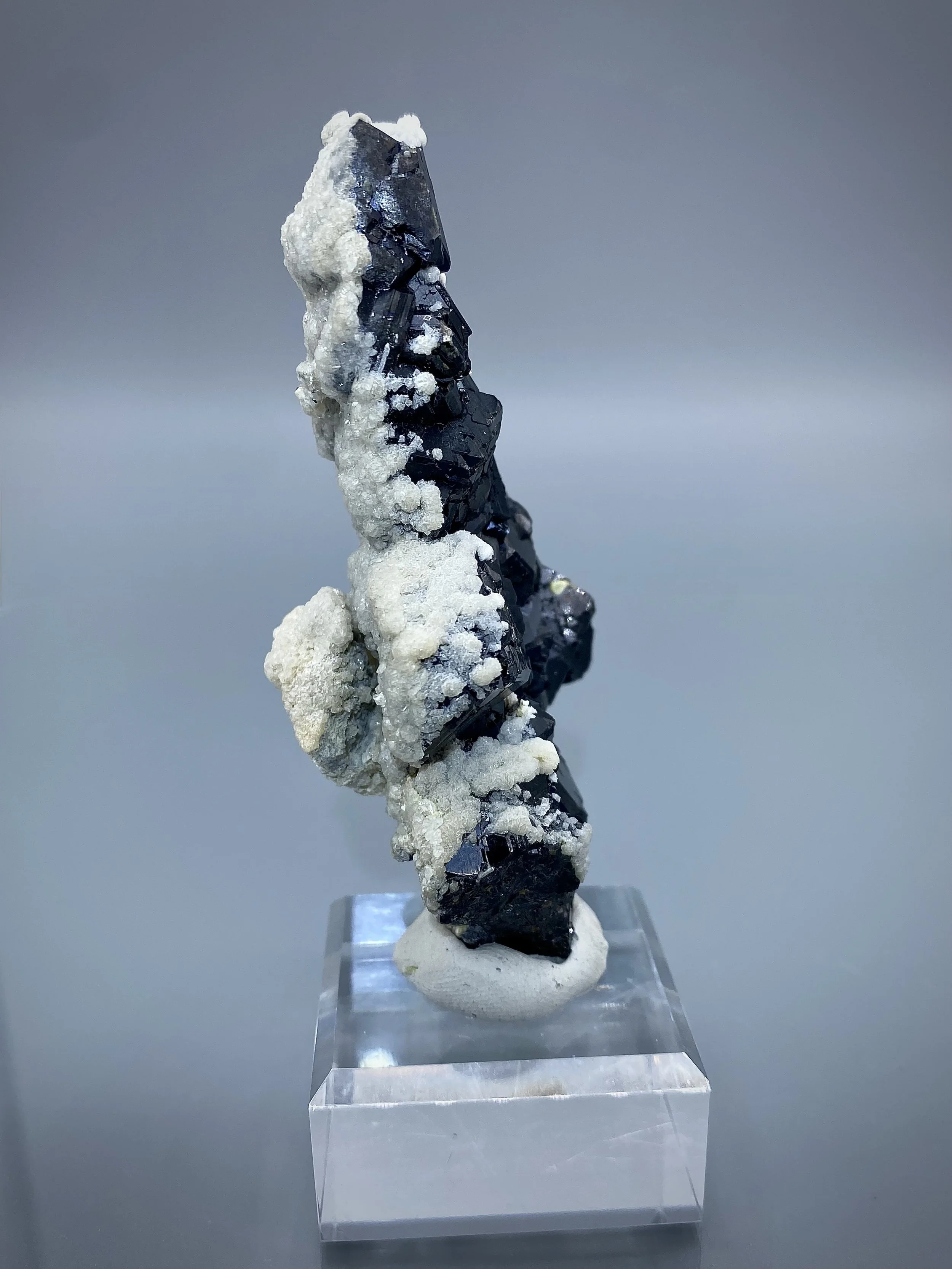 SPHALERITE WITH DOLOMITE, KRUSHEV DOL MINE, BULGARIA 5.jpeg