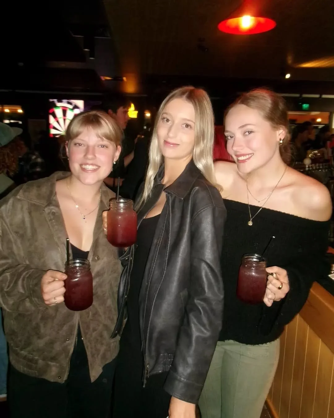 Hello Happy Hour!&nbsp;

Head down to the Tav weekdays from 5pm-6pm for $10 Jam Jars, $7 House Wine plus various specials on a range of beers&nbsp;🙌🏼