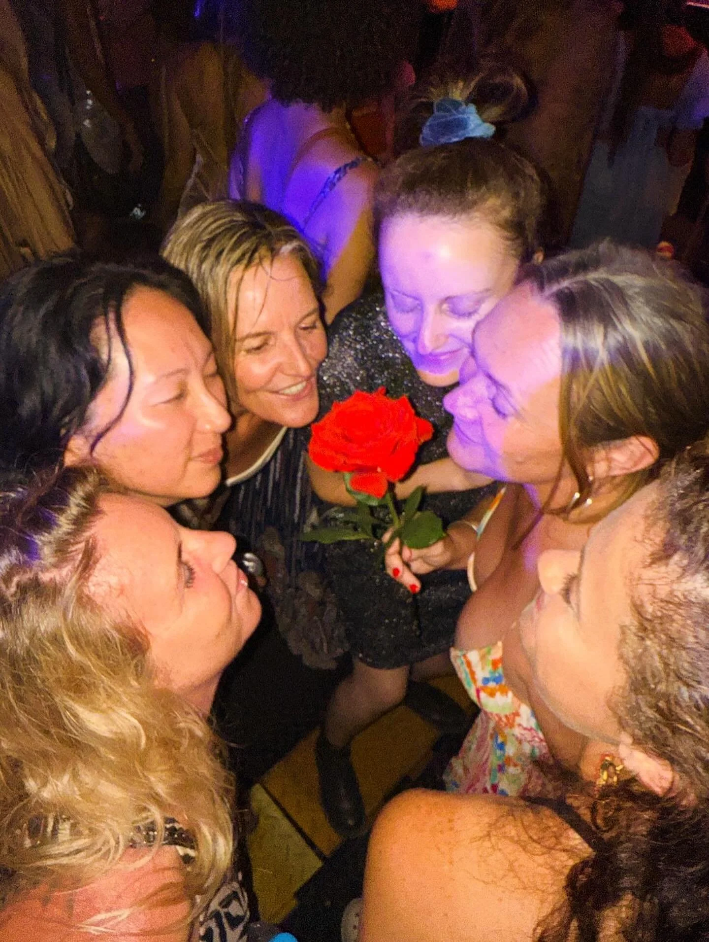 🌹 Sisterhood.The Remembering.The Sacred. 🌹
Last night we gathered with our sisters from across the land…
All called to sit in the grounded, etheric presence of @deyadova to receive her transmissions, her initiations, the codes she brings th