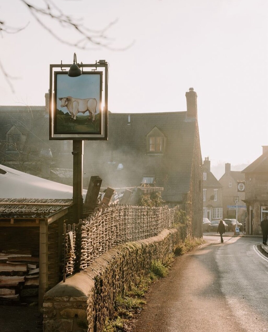 Oxfordshire&rsquo;s pub scene is as diverse as its landscapes. From historic taverns to riverside retreats, each pub in this picturesque county tells a story of tradition, community, and the timeless allure of English pub culture.

We&rsquo;ve recent
