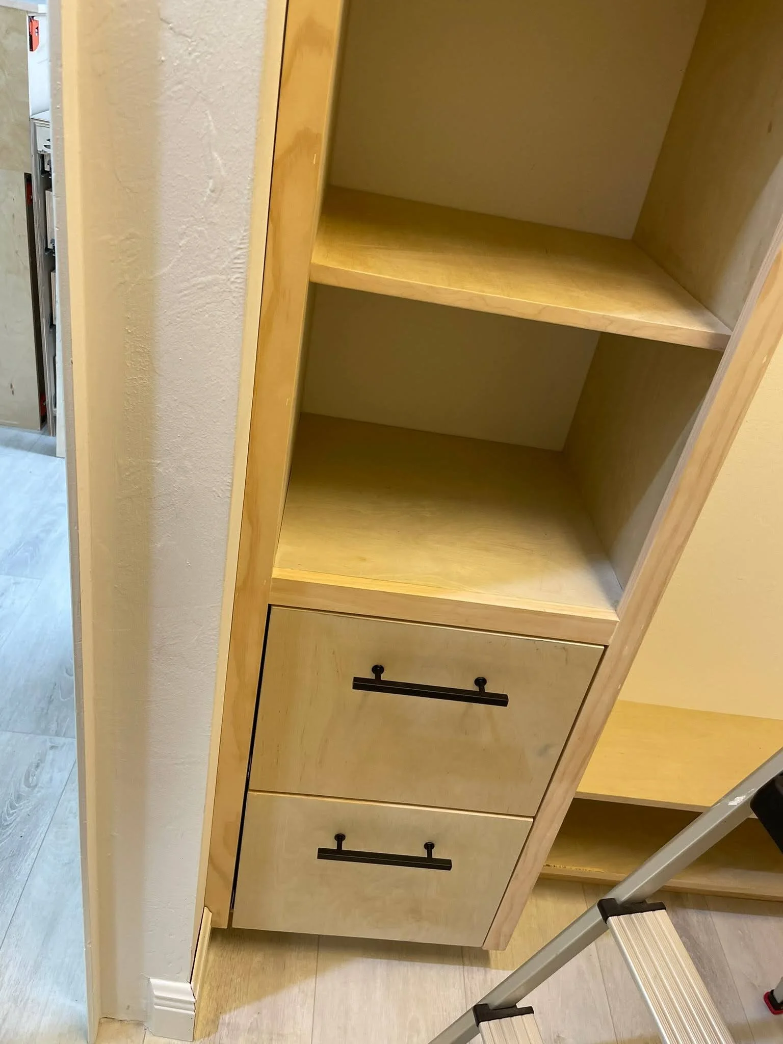 Petr - Closet1.jpg