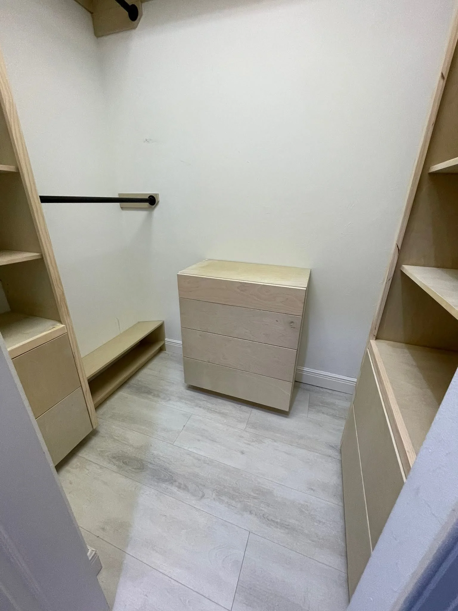 Petr - Closet4.jpg