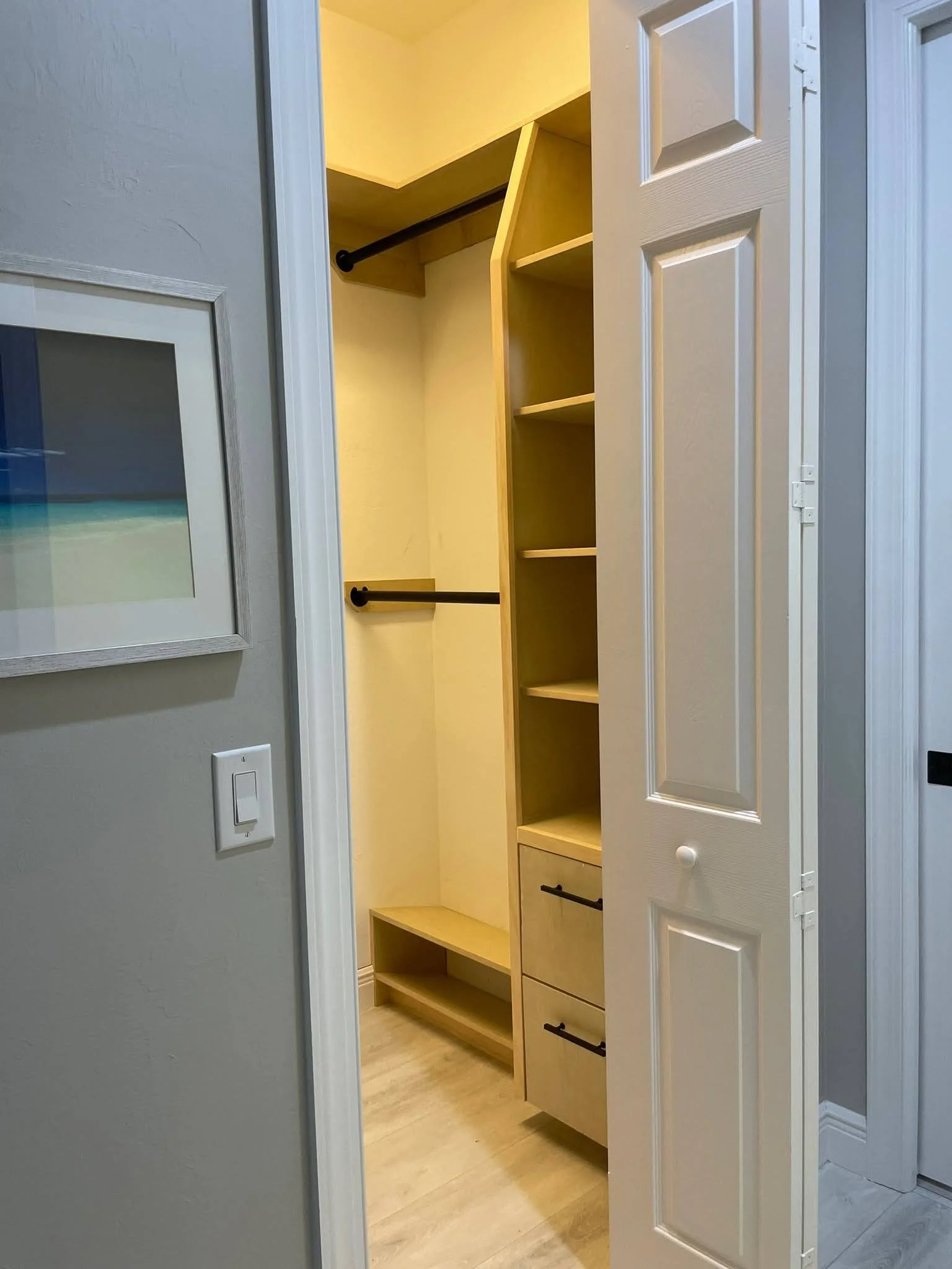 Petr - Closet2.jpg