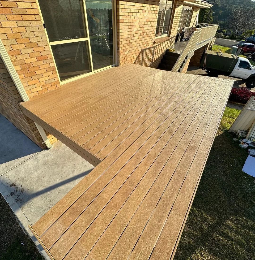 High quality composite and timber decks available in Wollongong.