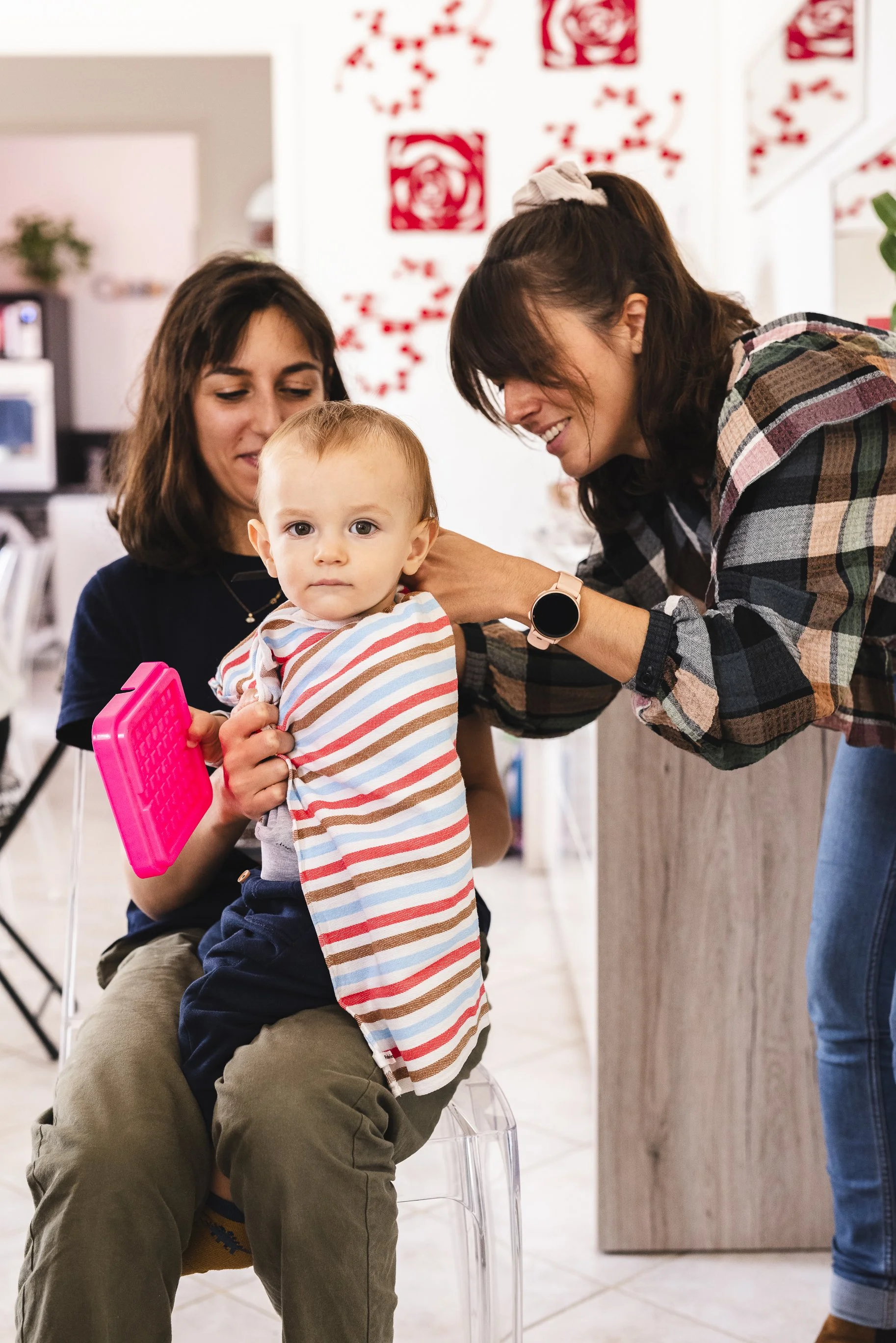 Première coupe de cheveux avec tatie Julie