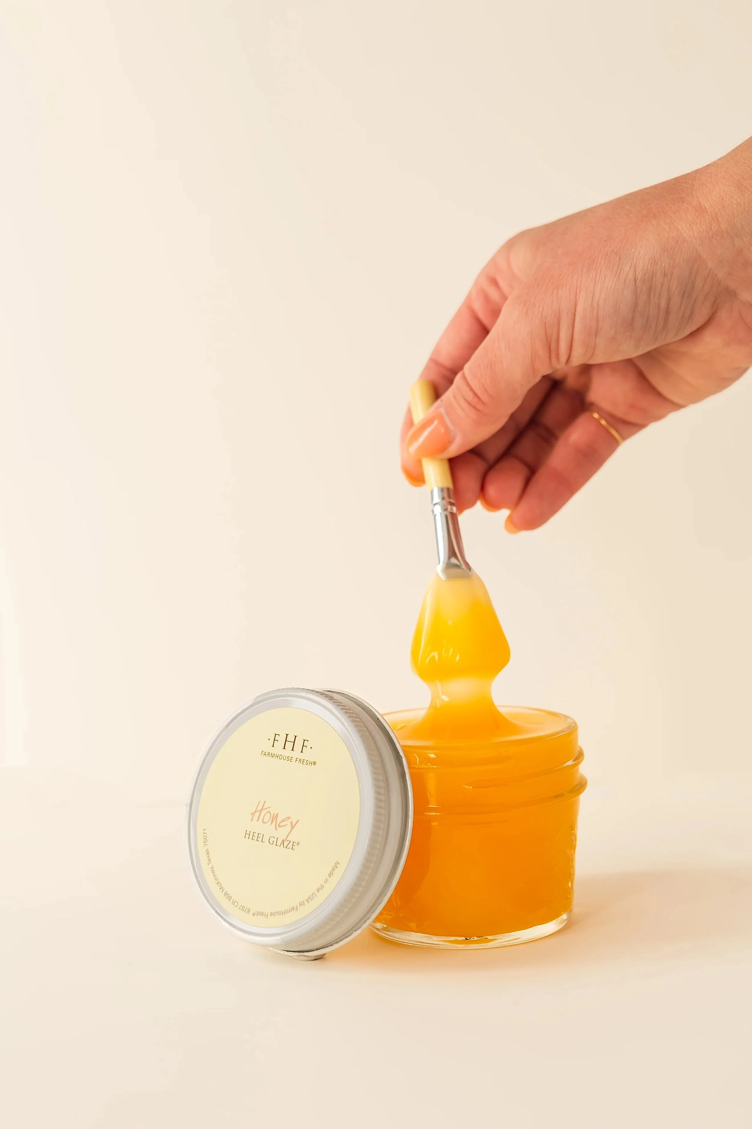 Honey-Heel-Glaze-1_4062501b-ee8c-4806-a866-3f906f6d3990.jpg