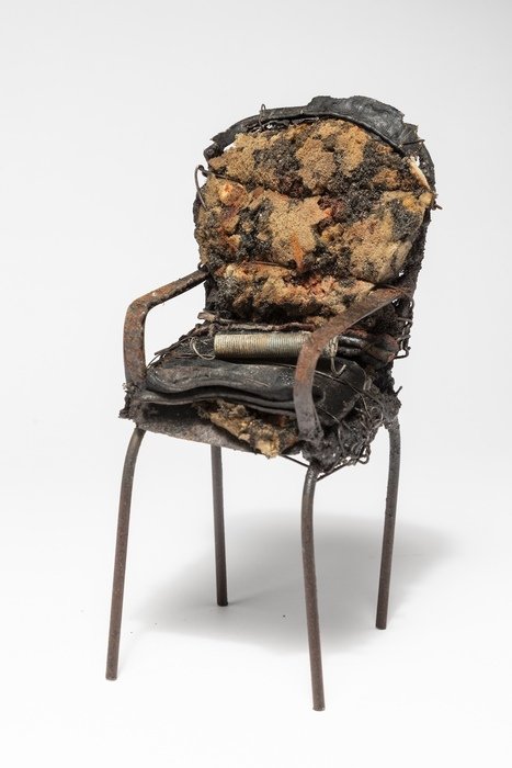  CHAIR #2
 
 
Artist: 
Ronald Gonzalez (Johnson City, NY)
 
 
Price: $800
 
4" x 3" x 4"