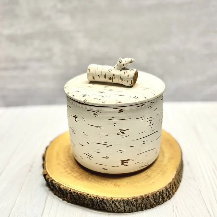  Aspen Jar
 
 
Artist: 
Katherine Drummond
 
 
Price: $175
 
5.5" x 5" x 5"